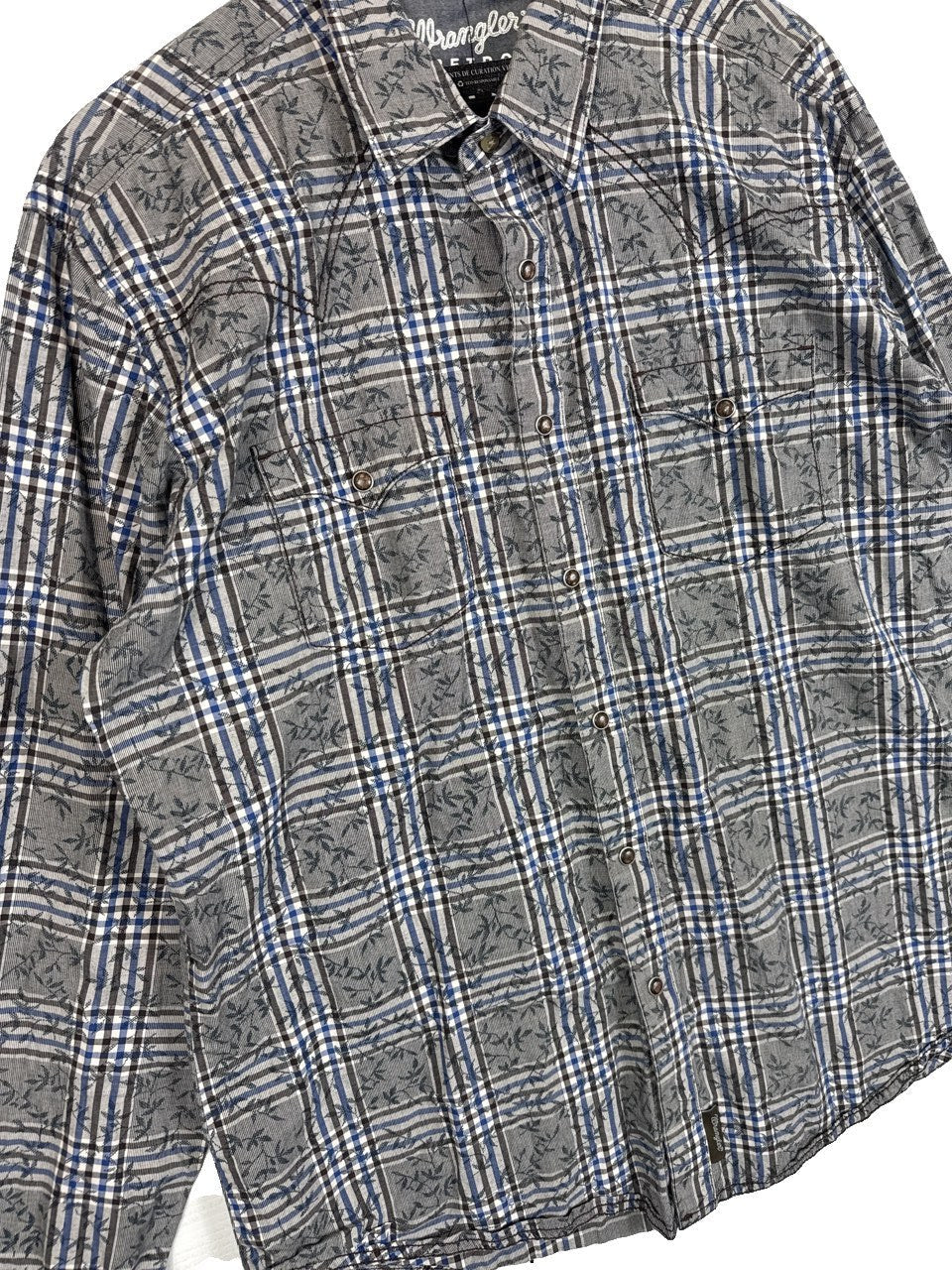 Wrangler Plaid Button Up Shirt