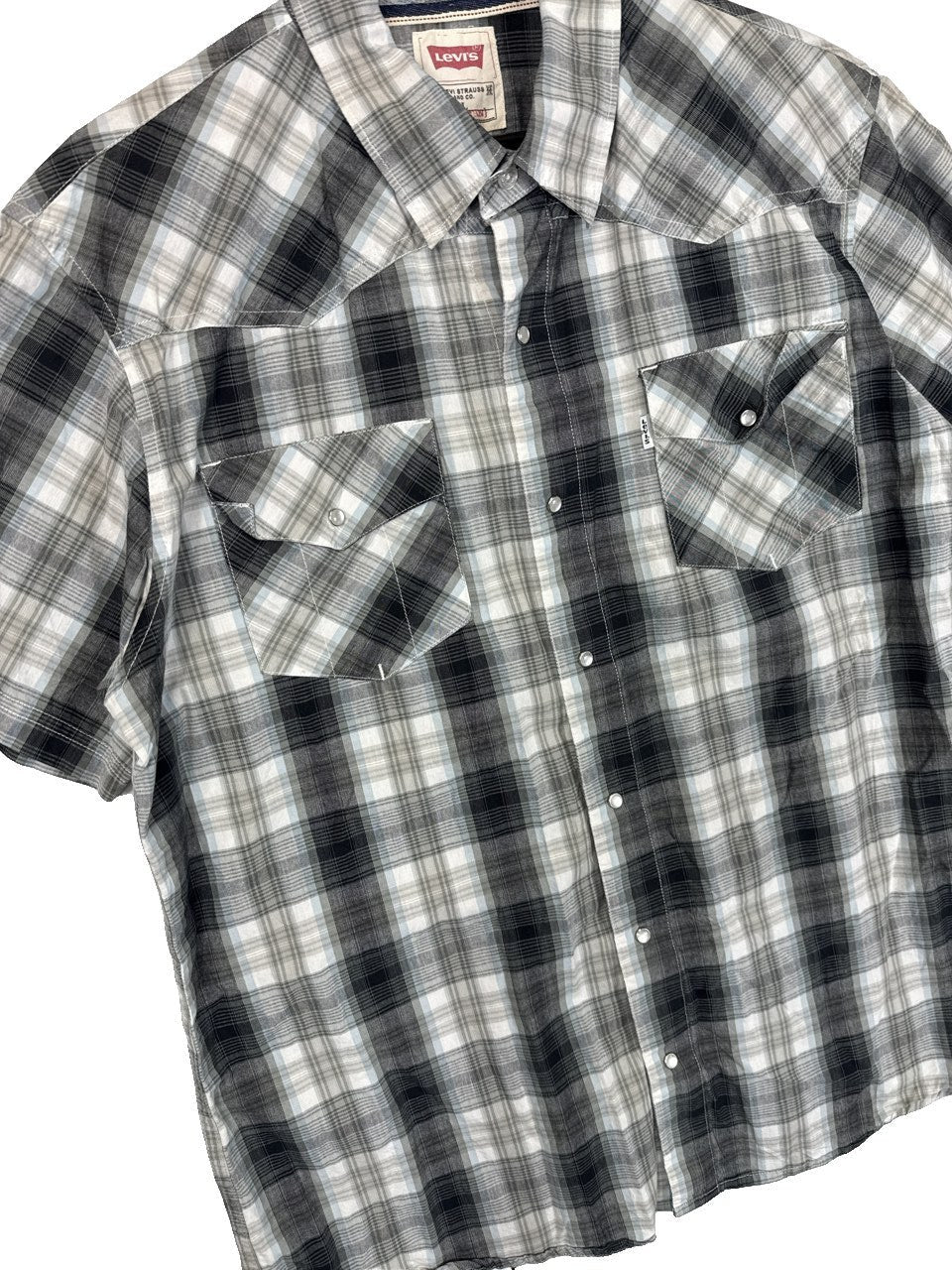 Levi's Plaid Button Up Shirt