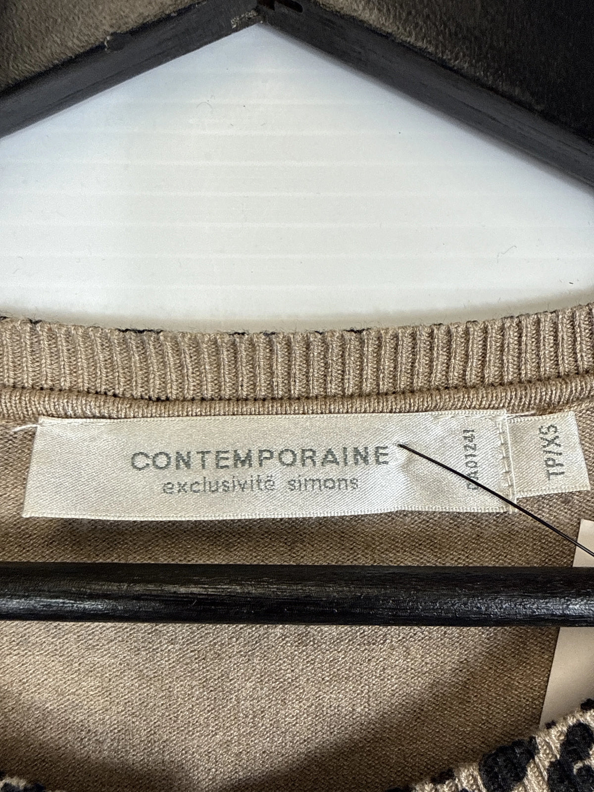 Cardigan Contemporaine Tan 2020s