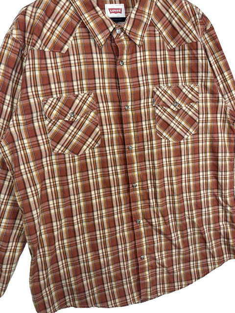 Levi's Plaid Button Up Shirt