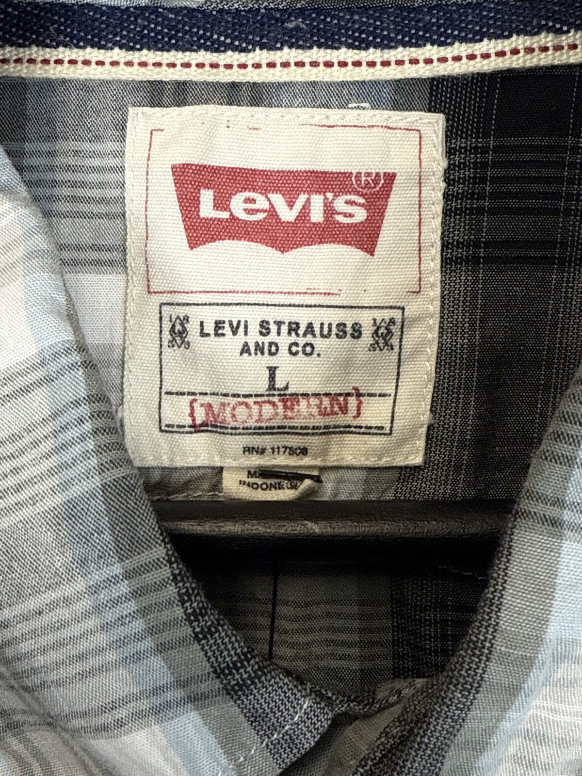 Levi's Plaid Button Up Shirt