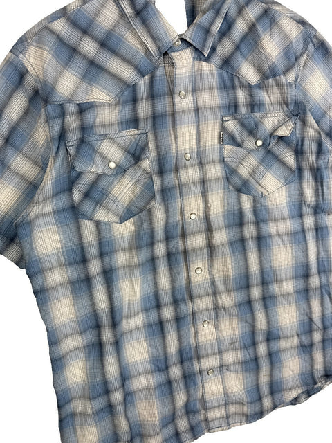 Levi's Plaid Button Up Shirt