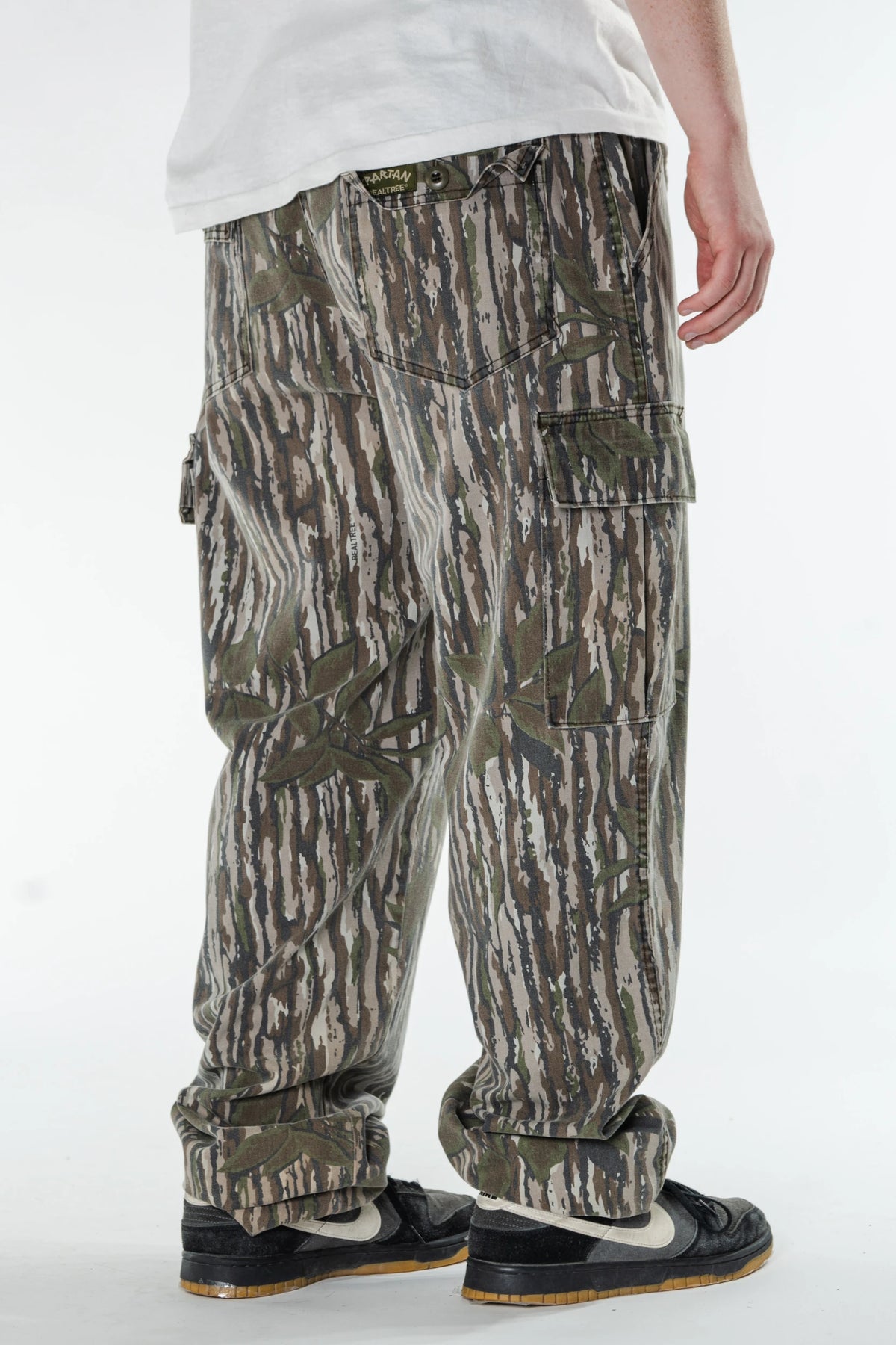 2000s Spartan Camo Cargo Pants