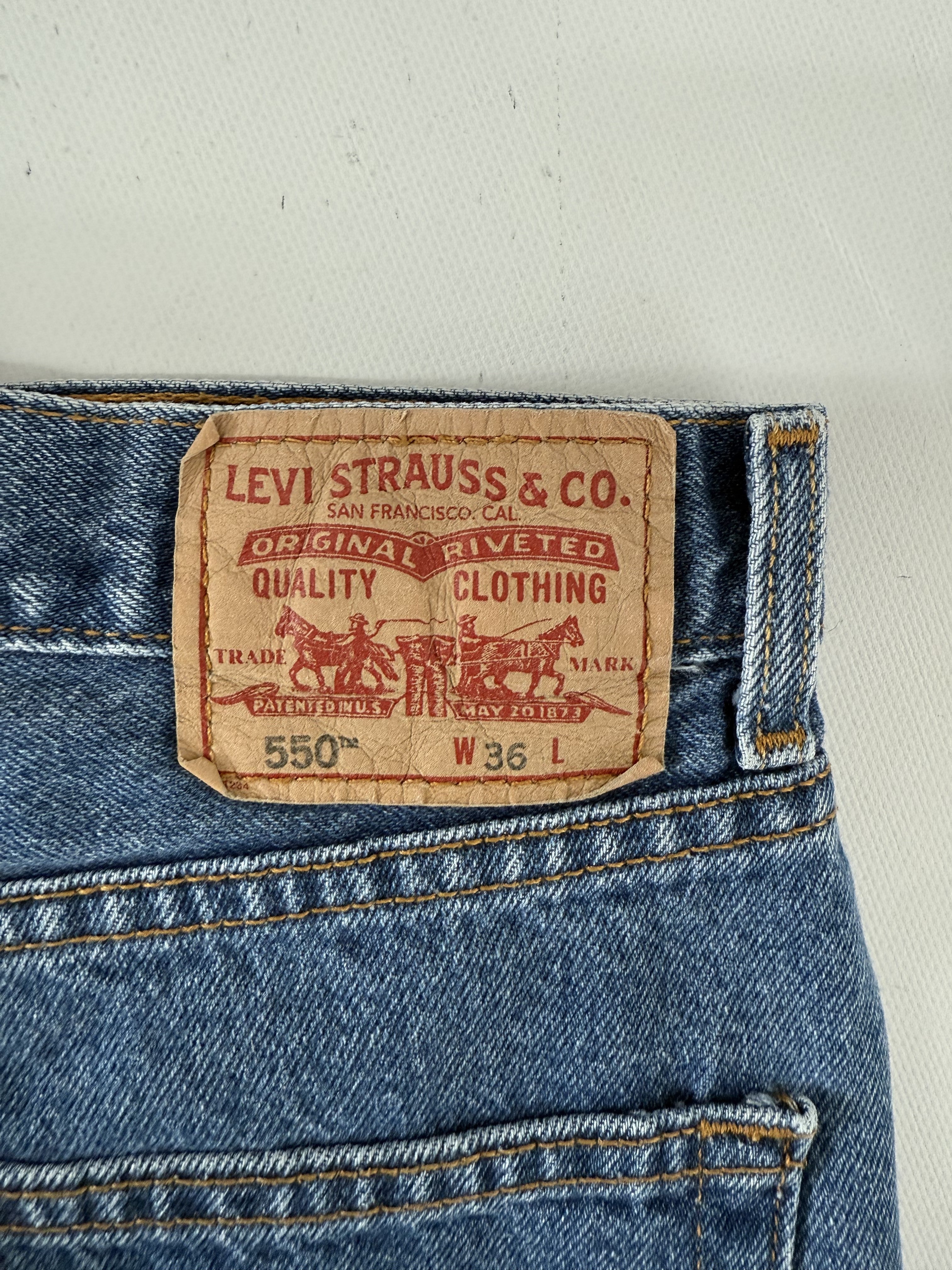 2000s Levi's 550 Relaxed Fit Jorts